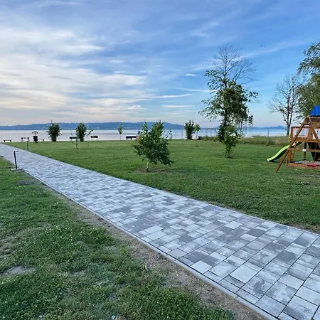 Albert Apartman Balatonbereny Apartment Balatonbereny