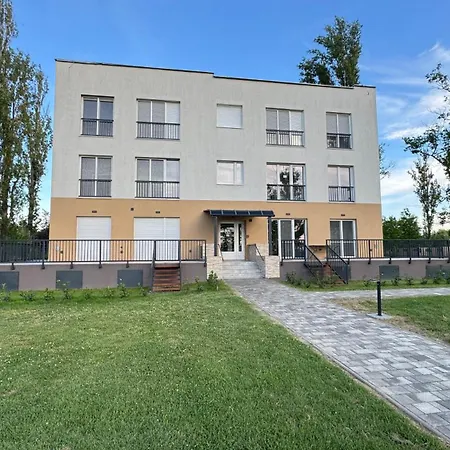 Albert Apartman Balatonbereny Apartment