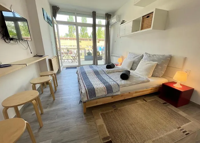 Albert Apartman Balatonbereny דירה